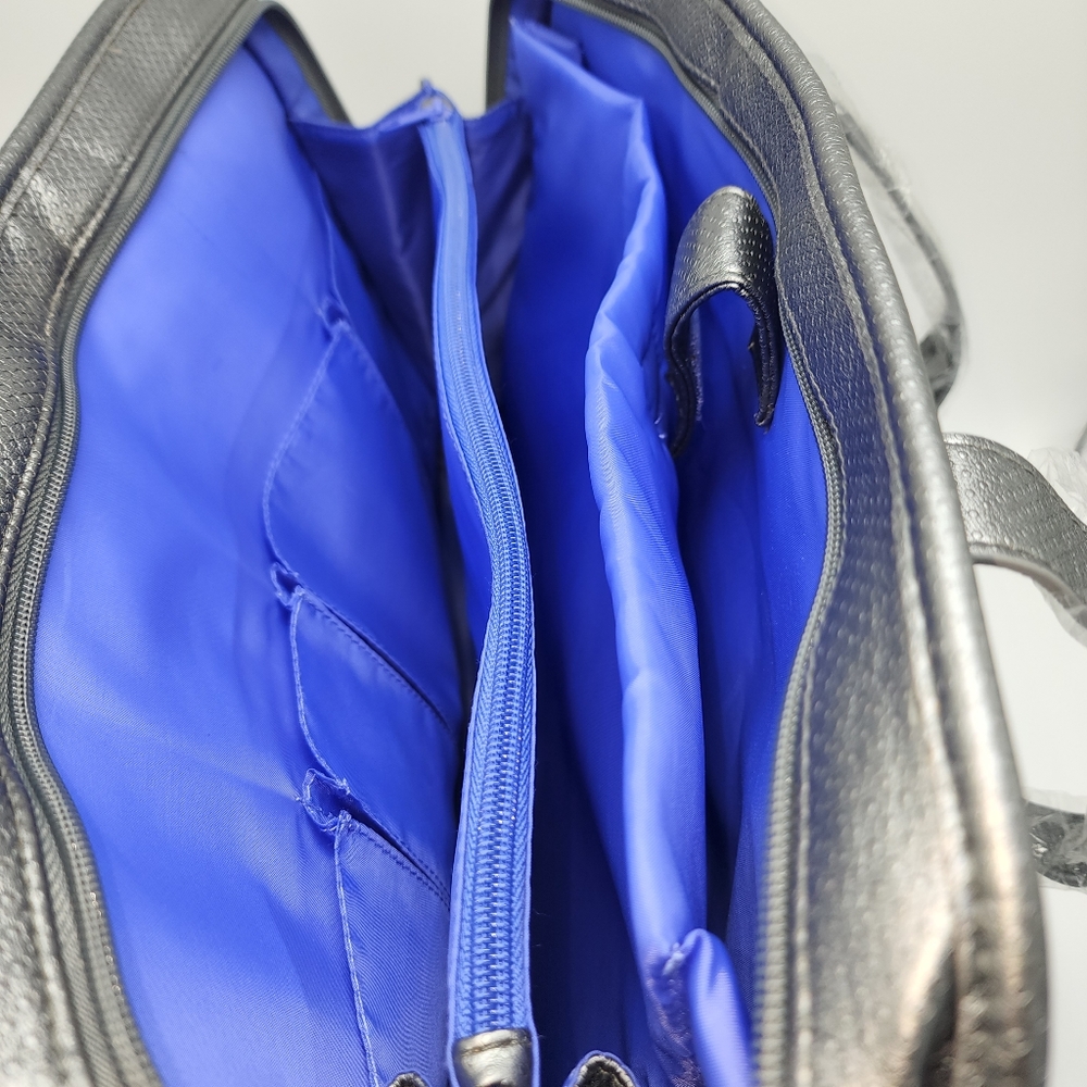 A PRIORI MAKEUP, COMPUTER ,EVERY DAY,PROFESSIONAL BAG. - Picture 15 of 16